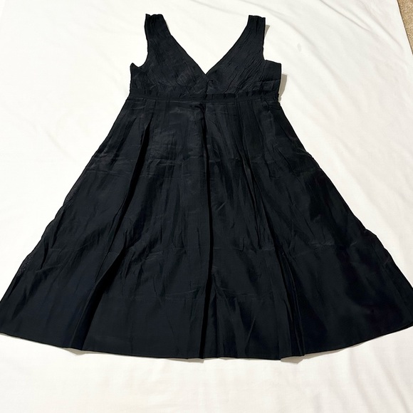 Gap Beautiful Sleeveless Fit & Flare LBD, Silk Blend, Fully Lined Midi Dress- 10 - Picture 13 of 17